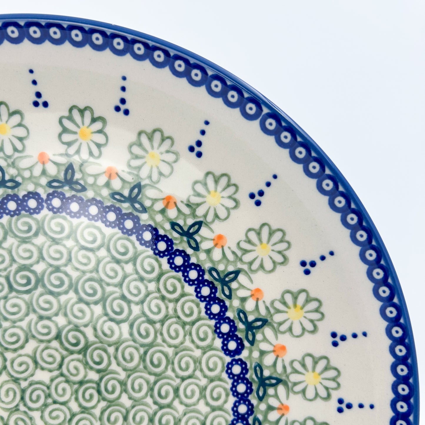 Polish pottery 10” floral plate in the Unikat Mayzie Design.
Dimension 10 3/4” round
Ceramika Manufaktura Company