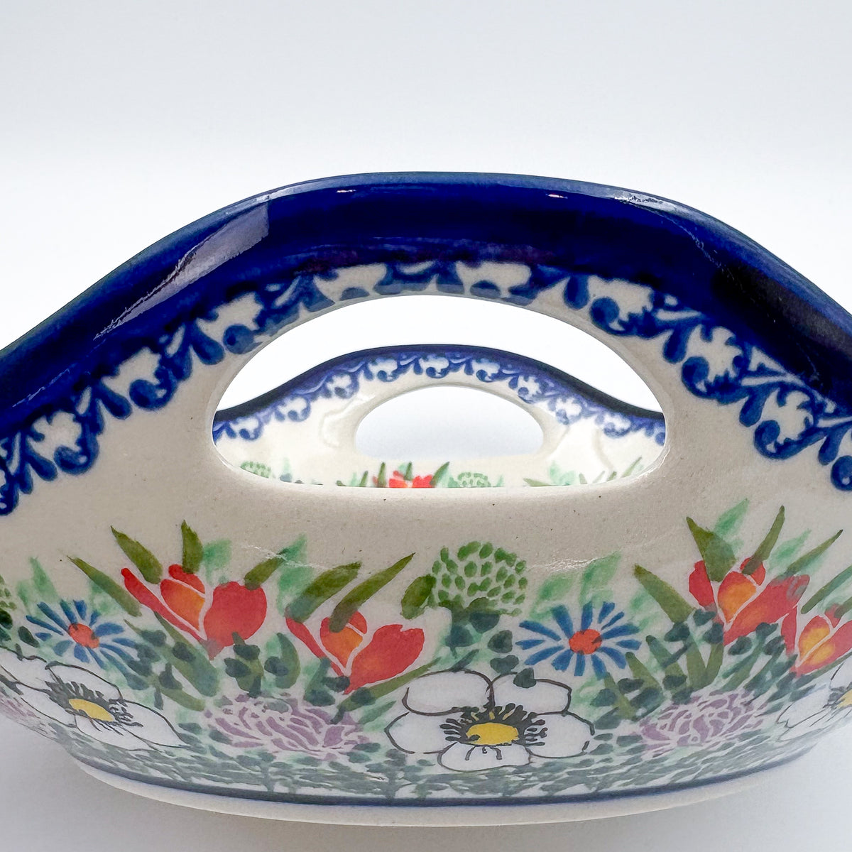 Close-up of handle detail on Cottage Garden handled bowl