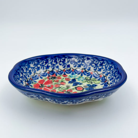 This 5” soap dish is a handmade by talented Polish artisans.
Ceramika Bona Company
5" X 4.25" x 1.26"