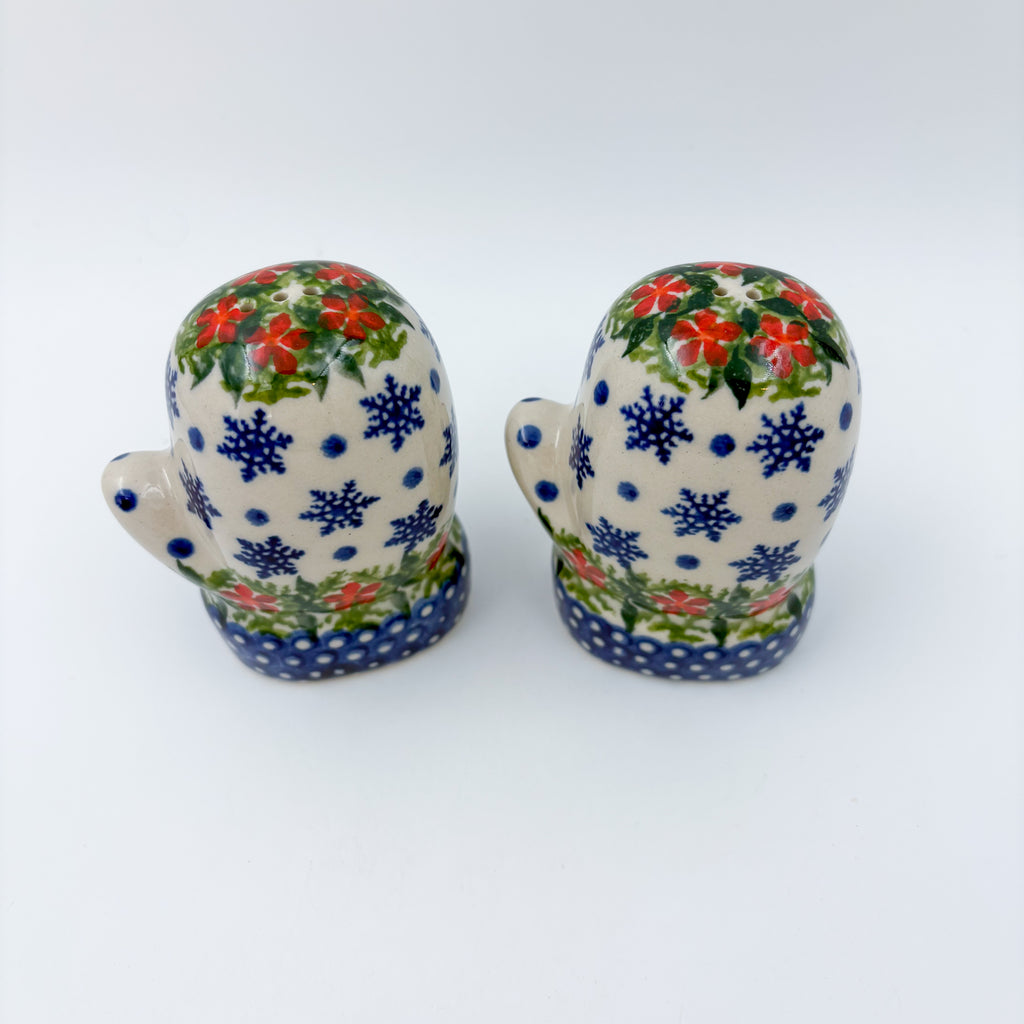 Mitten Salt and Pepper Shakers.  Handmade Polish pottery.  UNIKAT Snowflakes