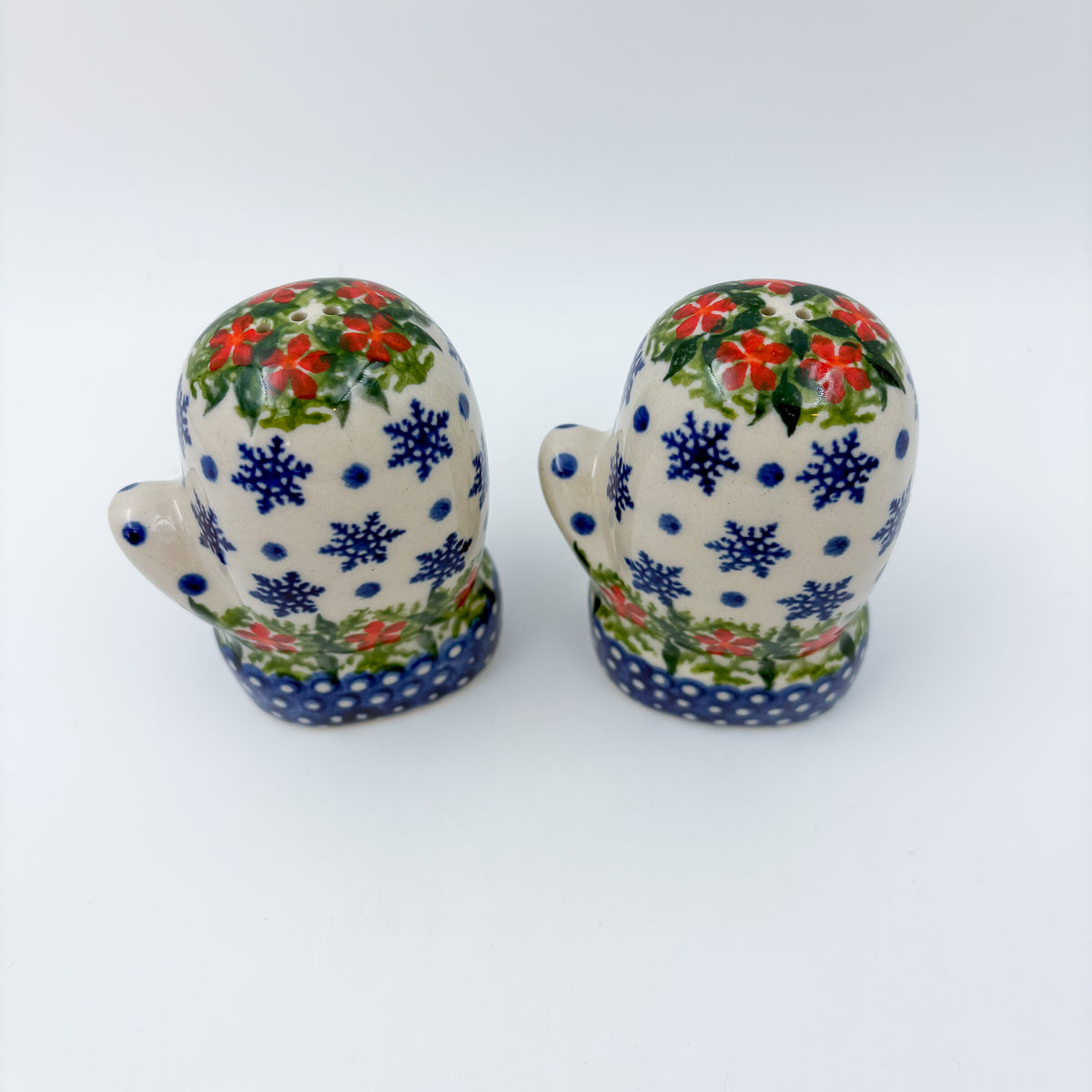 Mitten Salt and Pepper Shakers.  Handmade Polish pottery.  UNIKAT Snowflakes
