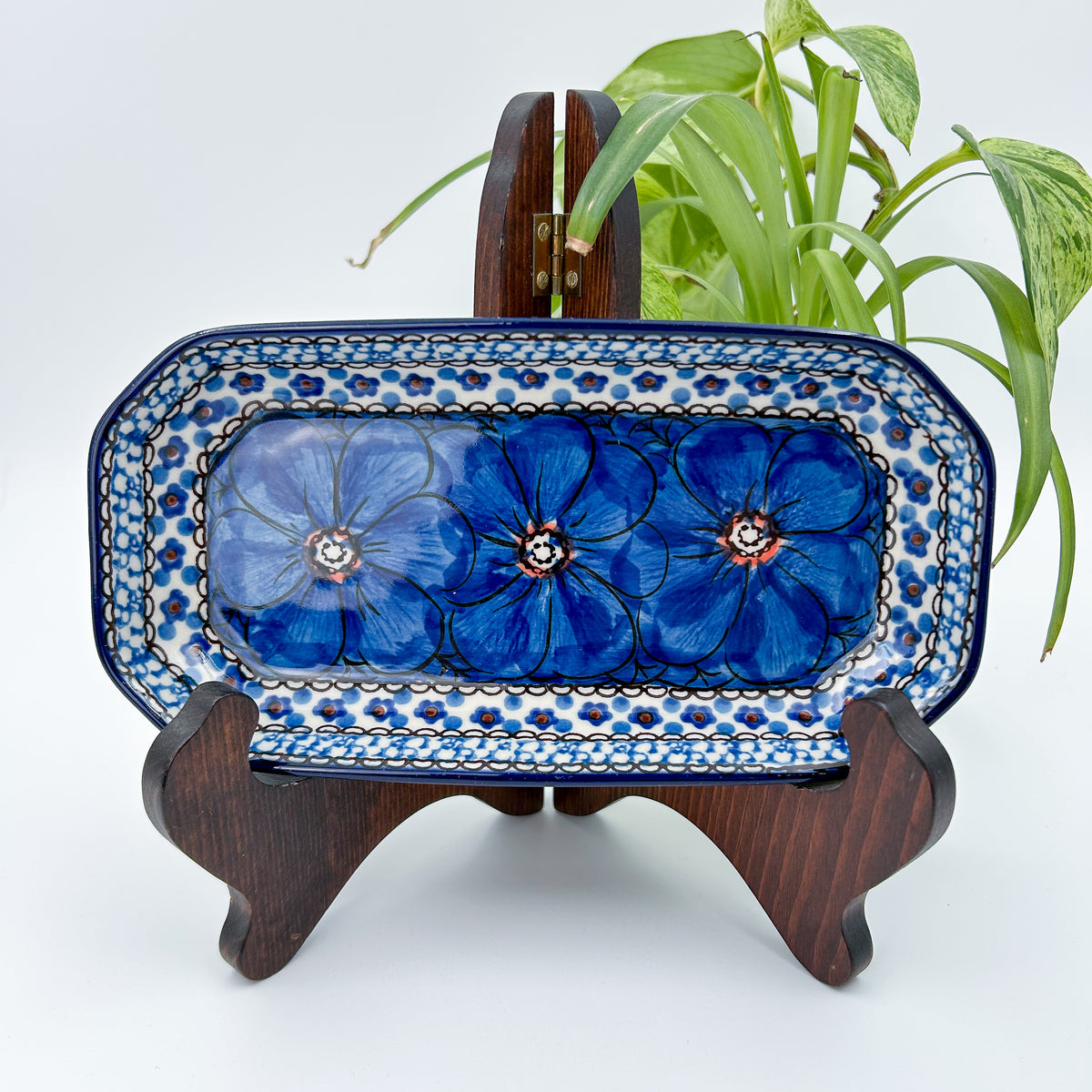 8"  Platter  Hand crafted Polish pottery stoneware: UNIKAT Cobalt Poppies Design.