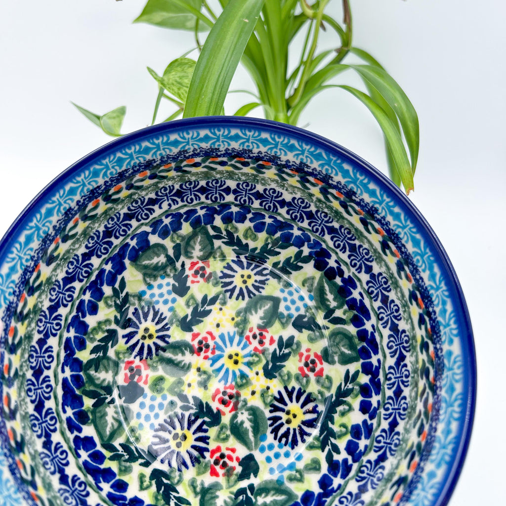  6.” Farm Bowl in the UNIKAT Butterfly Flor-de-lis pattern