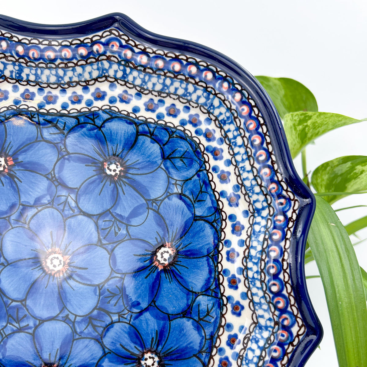 8 point blue floral platter in the Unikat Cobalt Poppies pattern