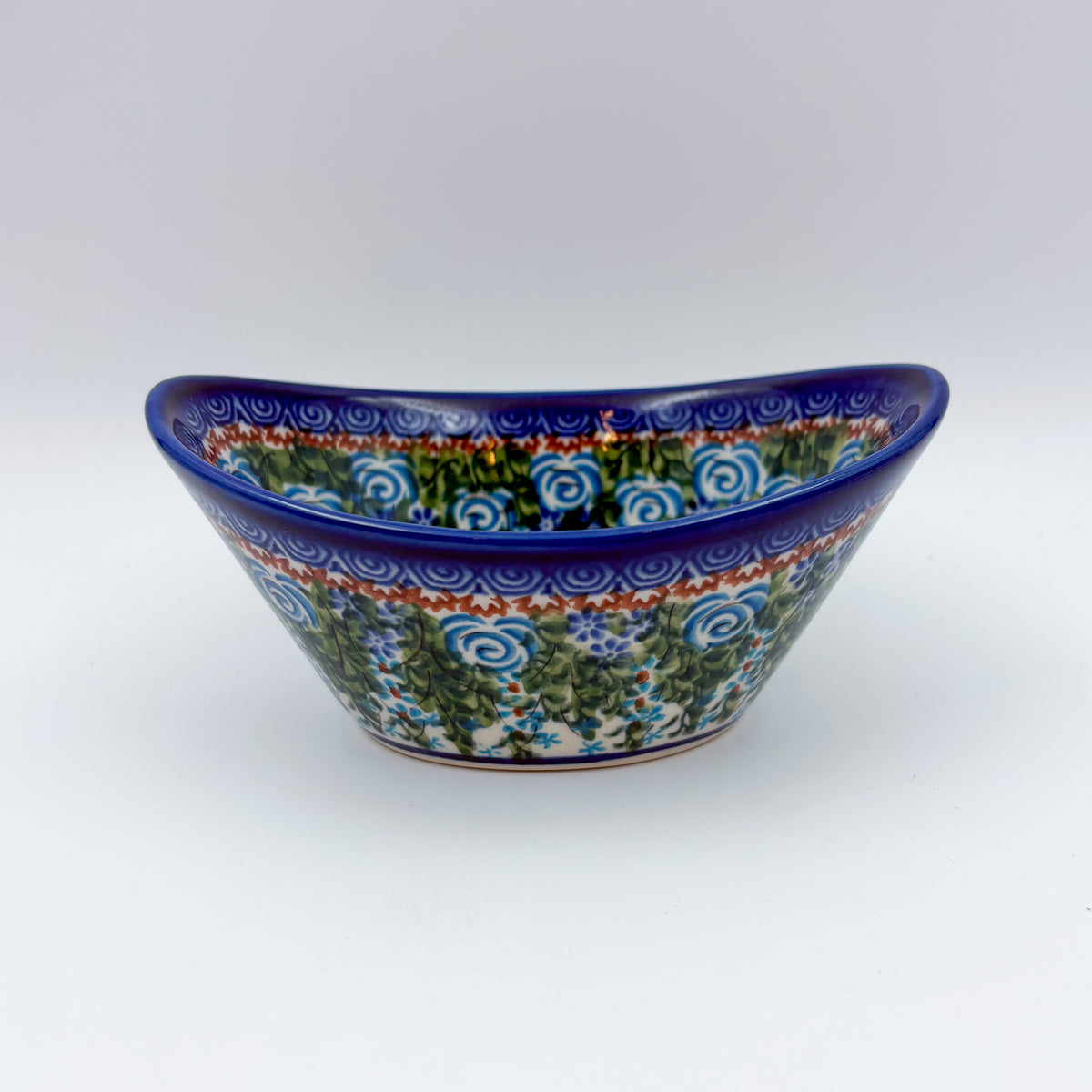 Whispering Ferns oval tub bowl on white background, front view