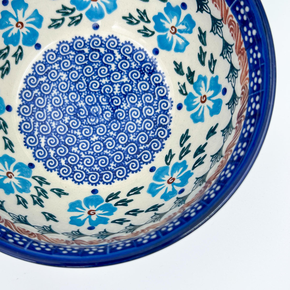 Close-up of spiral center medallion on Blue Cornflower deep bowl