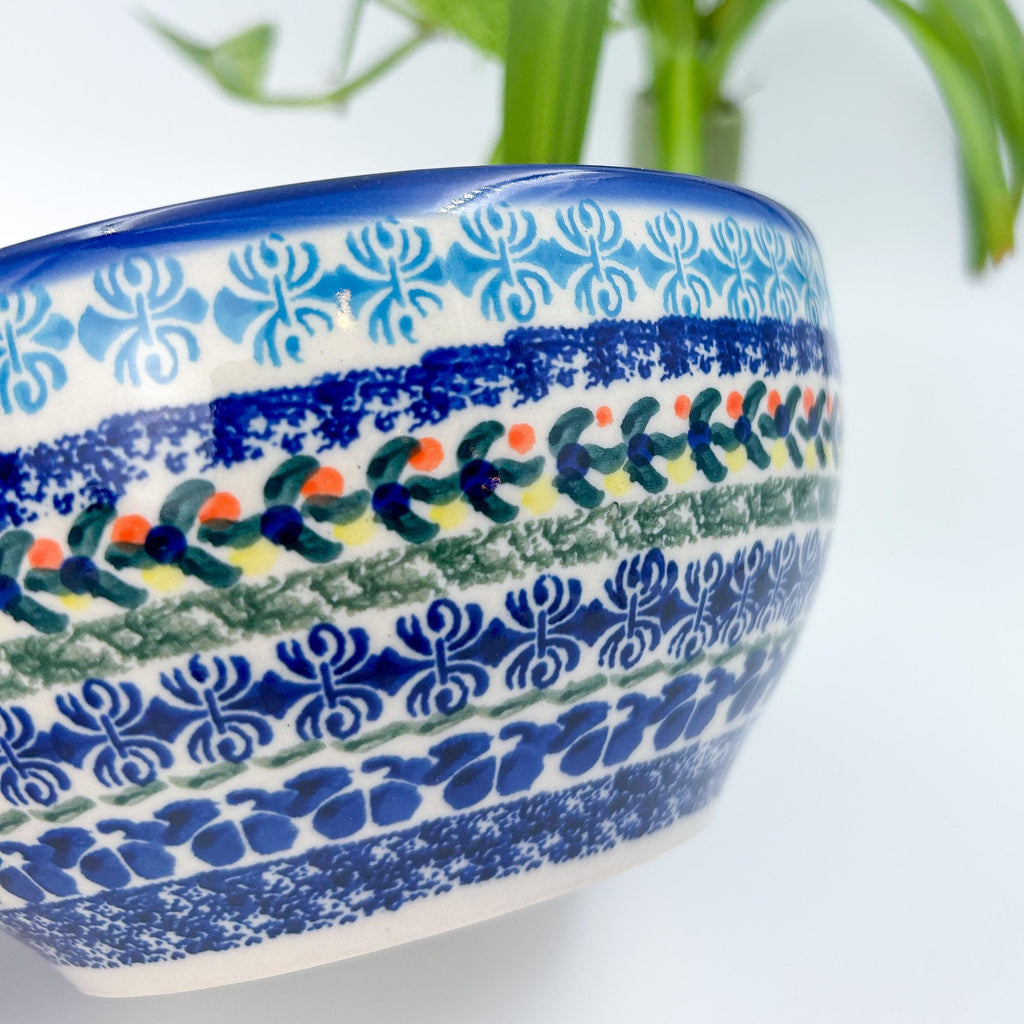  6.” Farm Bowl in the UNIKAT Butterfly Flor-de-lis pattern