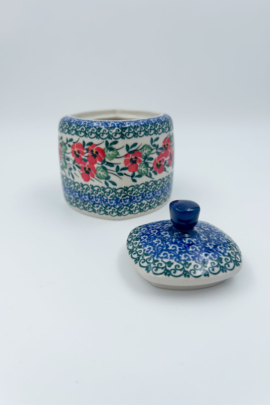 Polish pottery 9oz” square foral sugar bowl in Red Pansy Pattern. 
Ceramika Artystyczna Company