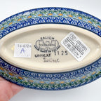 UNIKAT Songbird Garden oval Milano platter, bottom stamp held in hand with Kalich Boleslawiec Unikat mark