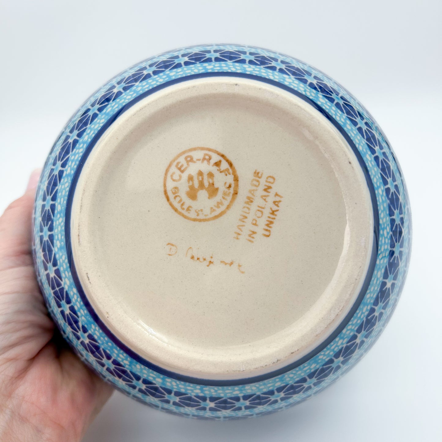 Polish pottery 6.” Farm Bowl in the UNIKAT Corn in the Blue Pattern pattern. 27 ounces of fluid.
Dimension 6.3” X 2.99"
Cer-Raf Company