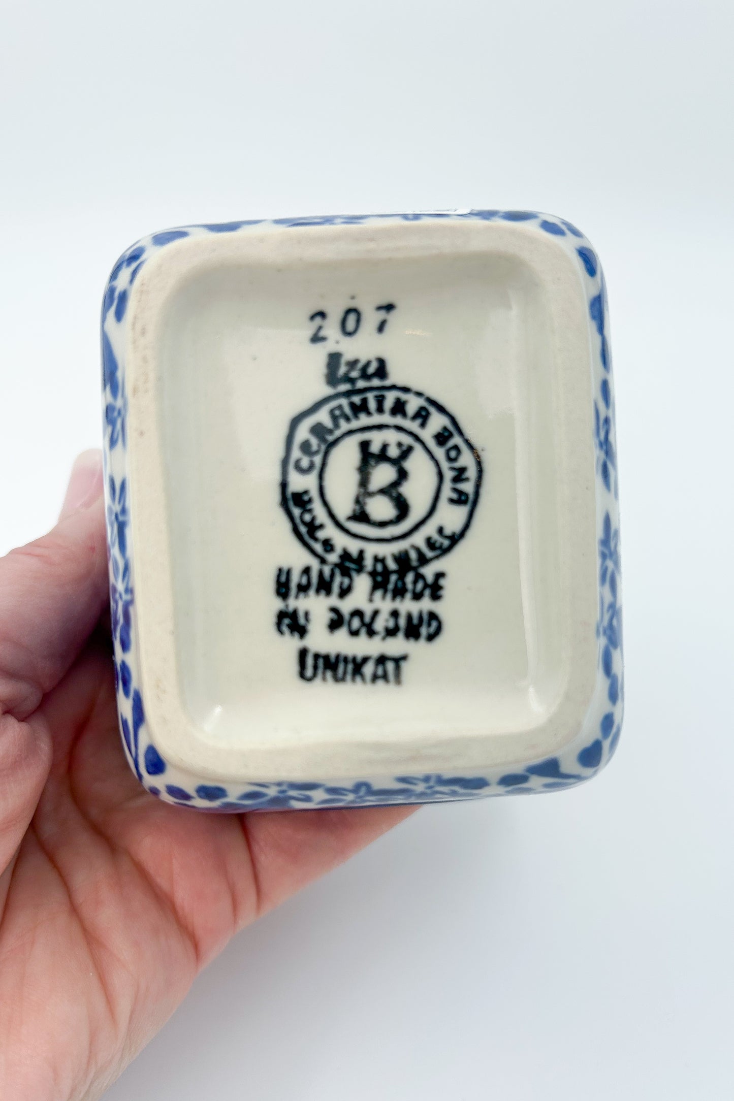 Polish pottery hand made  3” rectangular sugar packet holder in Happiness Pattern.
Ceramika Bona Company