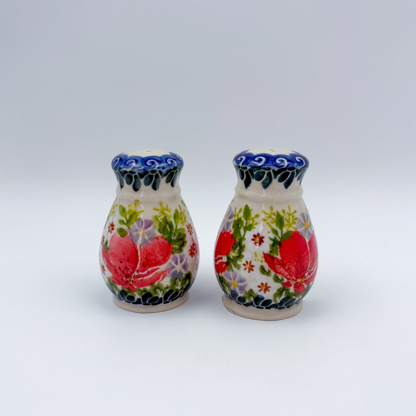 3“ Salt and Pepper Shakers.  Handmade Polish pottery.  UNIKAT Scarlet Blossoms