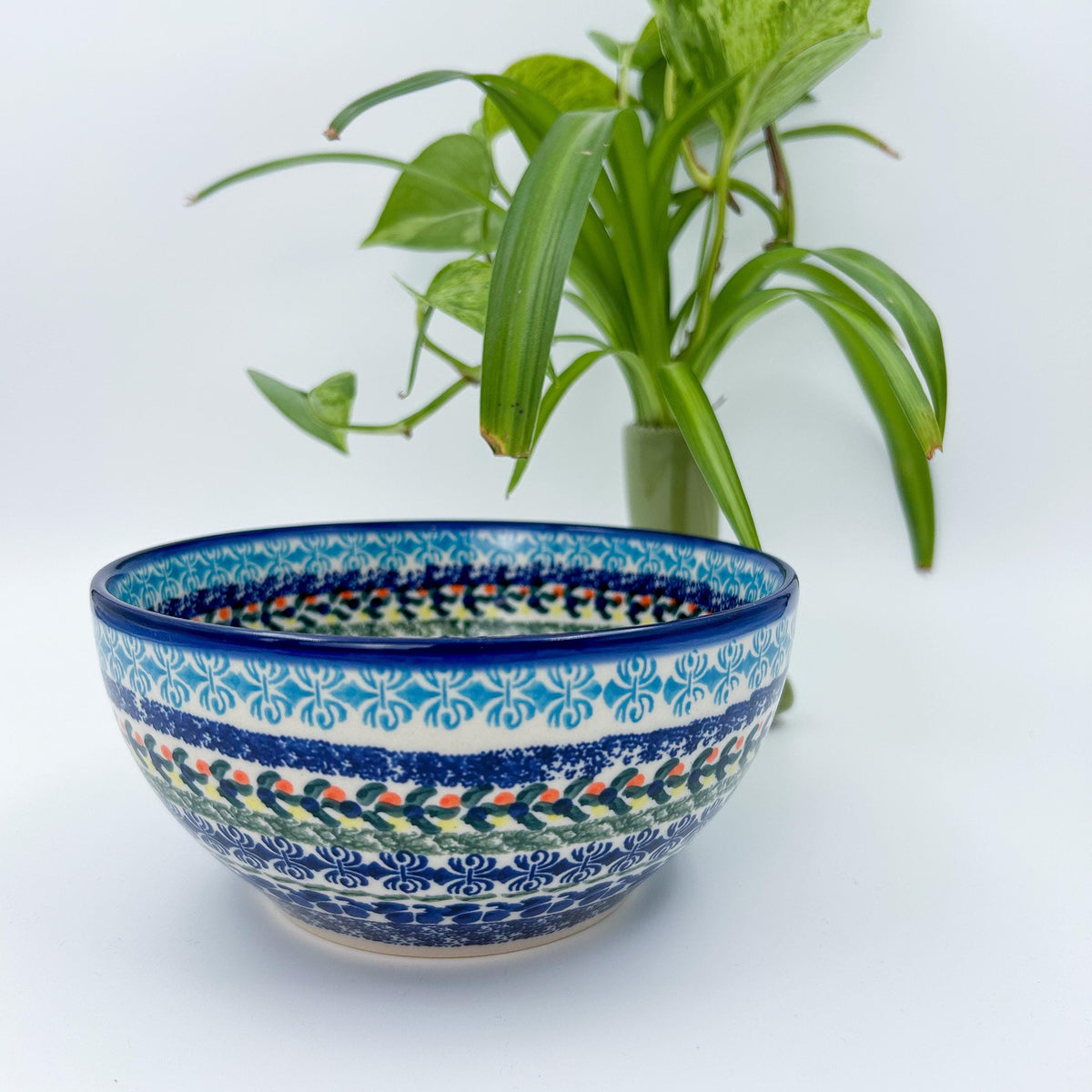  6.” Farm Bowl in the UNIKAT Butterfly Flor-de-lis pattern