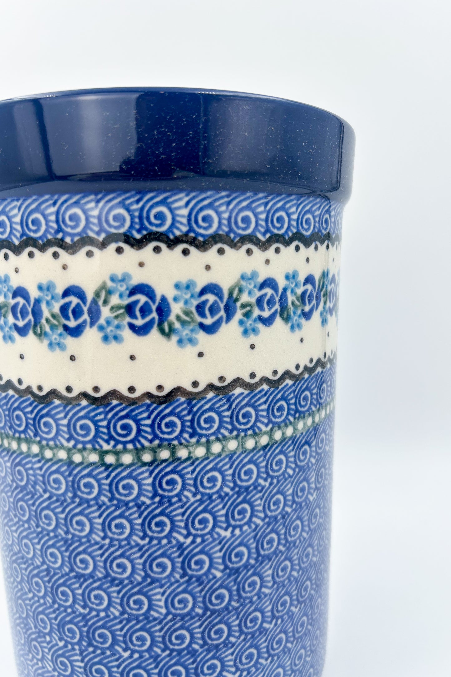 This 8” blue Utensil holder is a handmade by talented Polish artisans. This stoneware is microwave, oven and dishwasher safe as well as chip resistant.