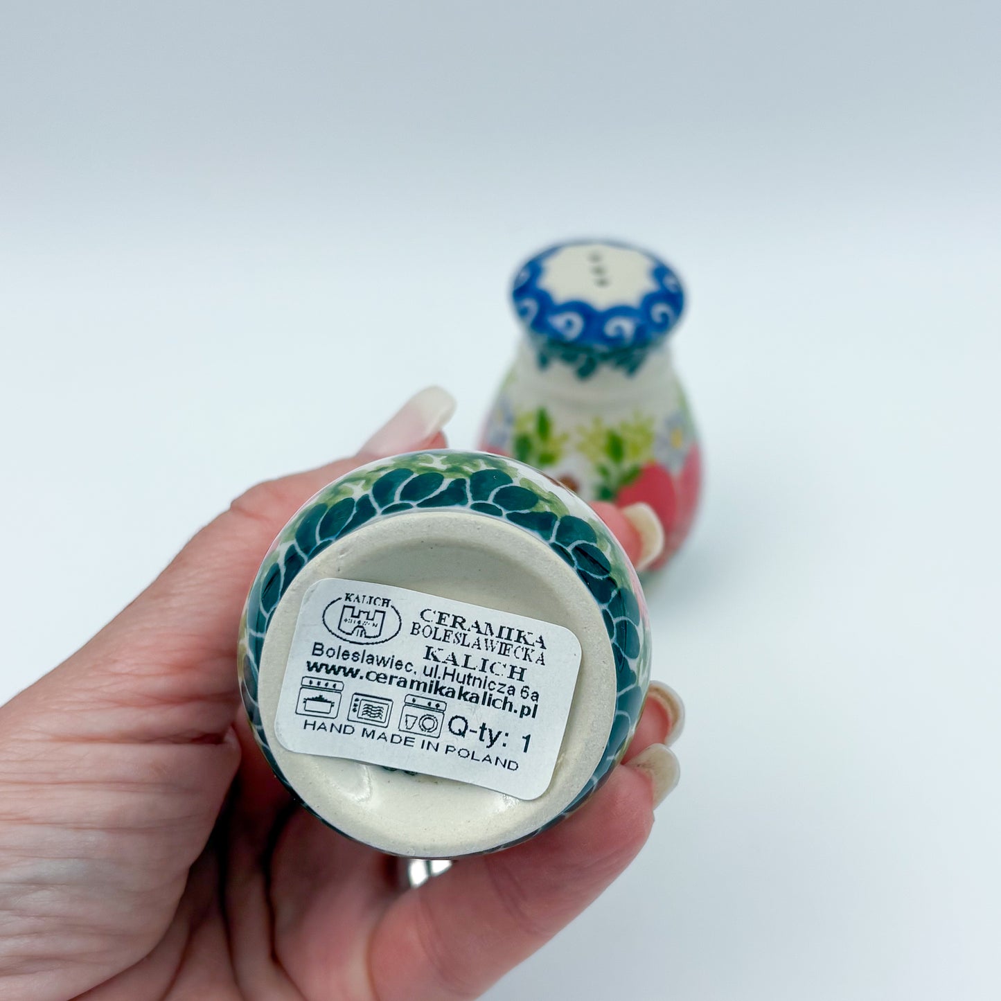 3“ Salt and Pepper Shakers.  Handmade Polish pottery.  UNIKAT Scarlet Blossoms