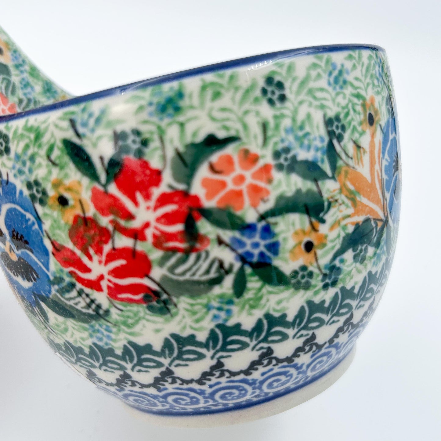 16oz foral bowl with loop handle in the UNIKAT Vibrant Bouquet pattern