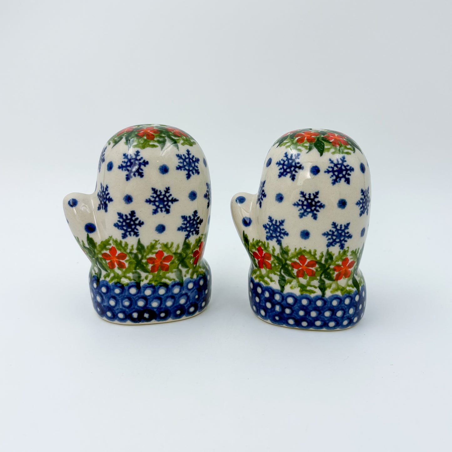 Mitten Salt and Pepper Shakers.  Handmade Polish pottery.  UNIKAT Snowflakes