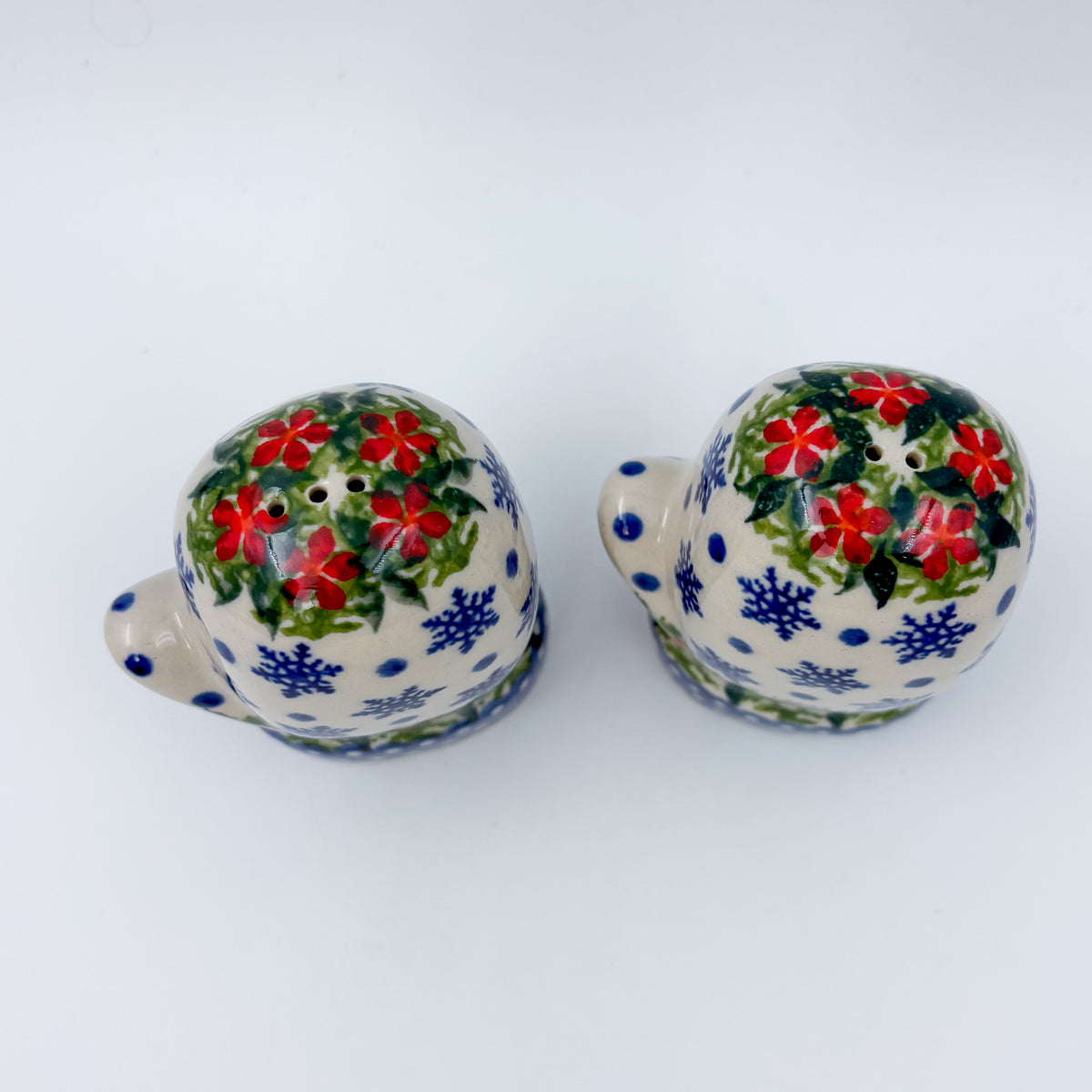 Mitten Salt and Pepper Shakers.  Handmade Polish pottery.  UNIKAT Snowflakes