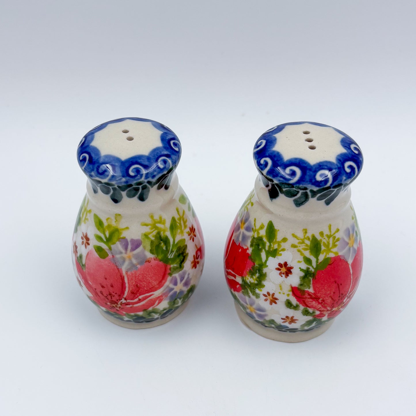 3“ Salt and Pepper Shakers.  Handmade Polish pottery.  UNIKAT Scarlet Blossoms
