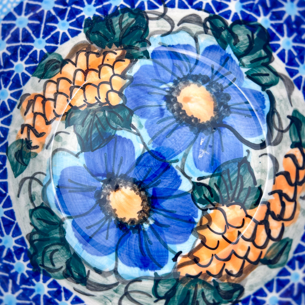 Corn in the Blue deep bowl, top-down straight-on view of interior medallion