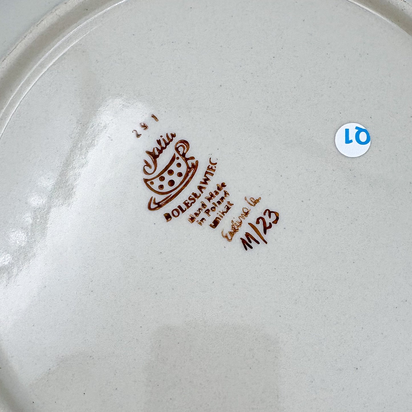 10.35” Plate.  Hand crafted Polish pottery stoneware: UNIKAT Happy Hydrangea