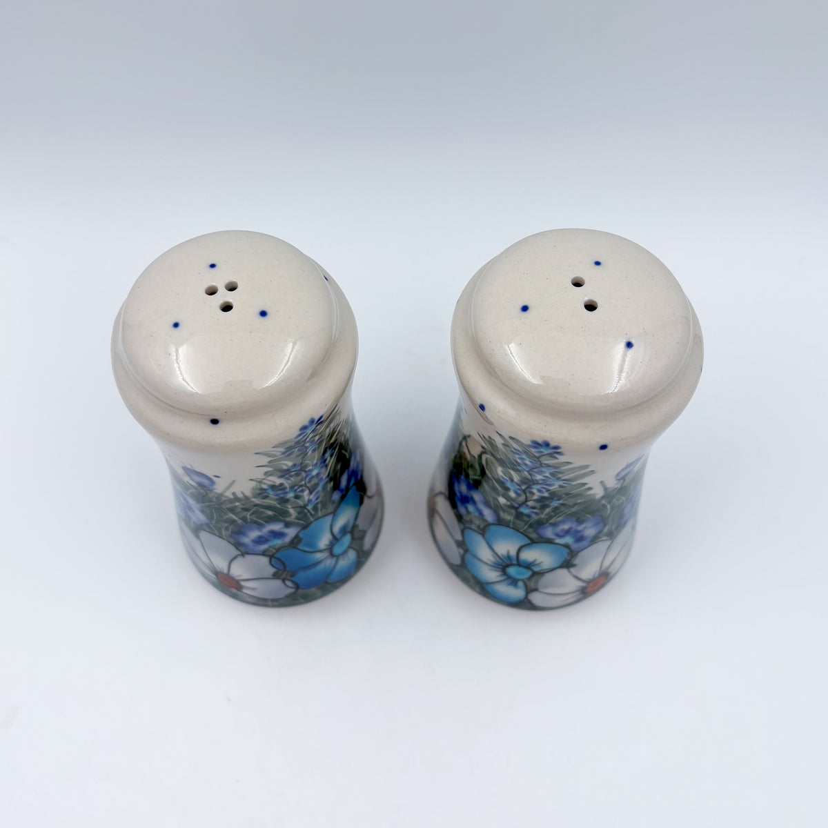 5” Salt and Pepper Shakers.  Handmade Polish pottery.  UNIKAT Forget Me Not Pansy BLUE/WHITE