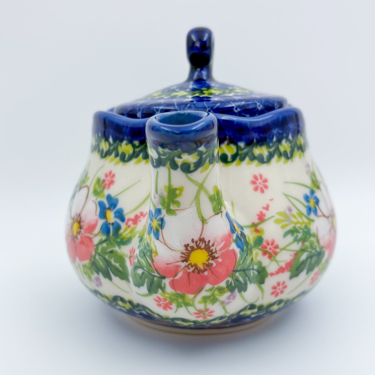 25 oz Teapot Fruti Handcrafted Potery in Poland.  Pink Ruffle Design
