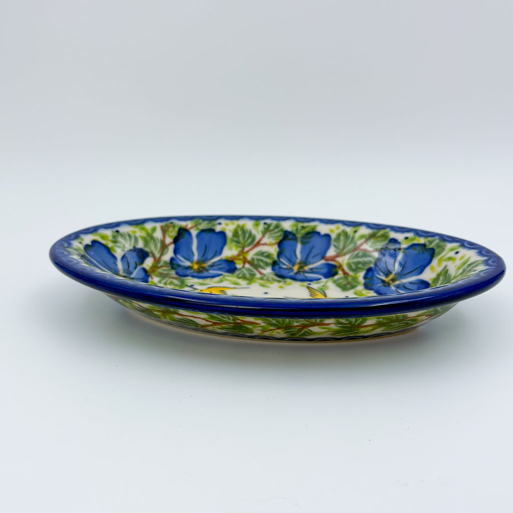 UNIKAT Blue Poppy Songbird oval Milano platter, front view showing blue poppy ring and scalloped rim