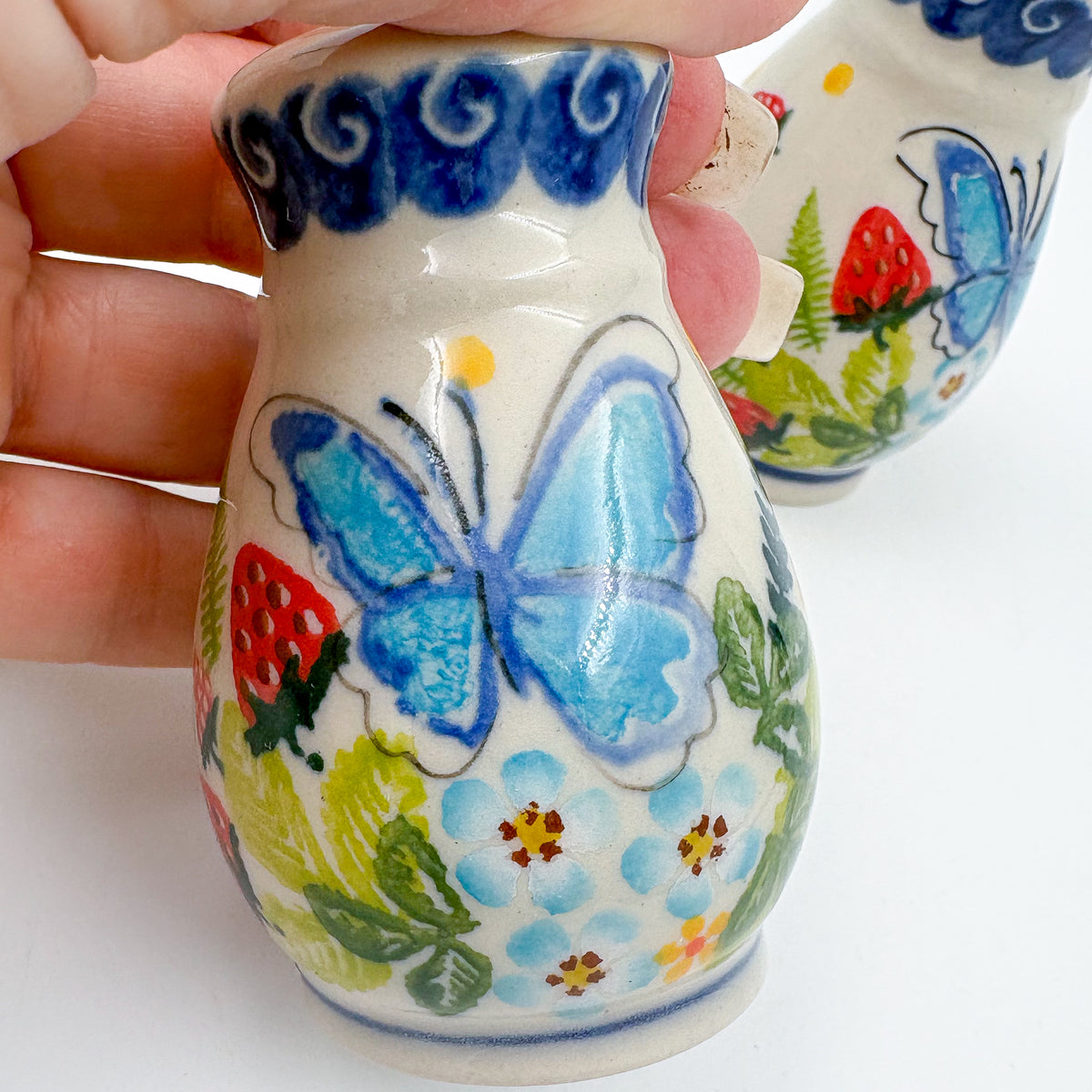 3” Salt and Pepper Shakers Olimp.  Handmade Polish pottery.  UNIKAT Berry Patch
