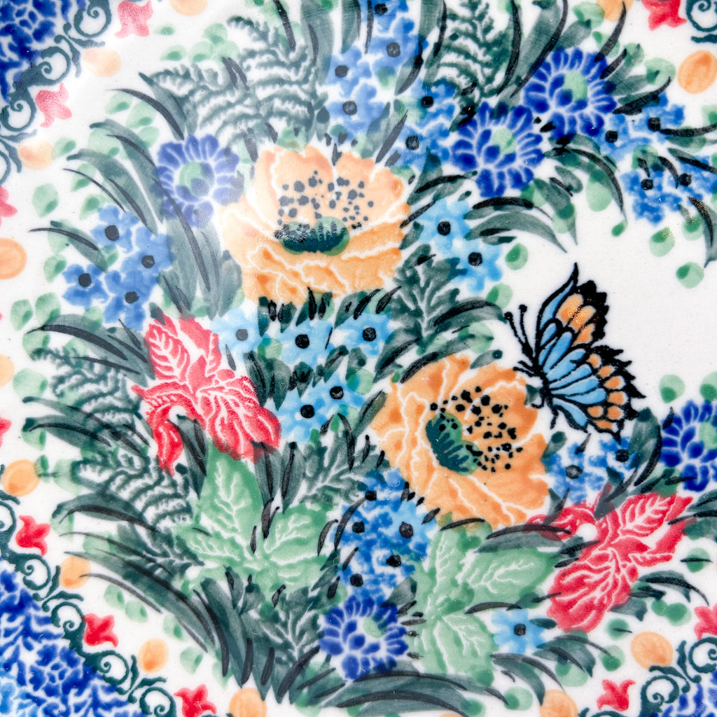 7.91” Plate.  Hand crafted Polish pottery stoneware: UNIKAT Sipping Nectar Design.