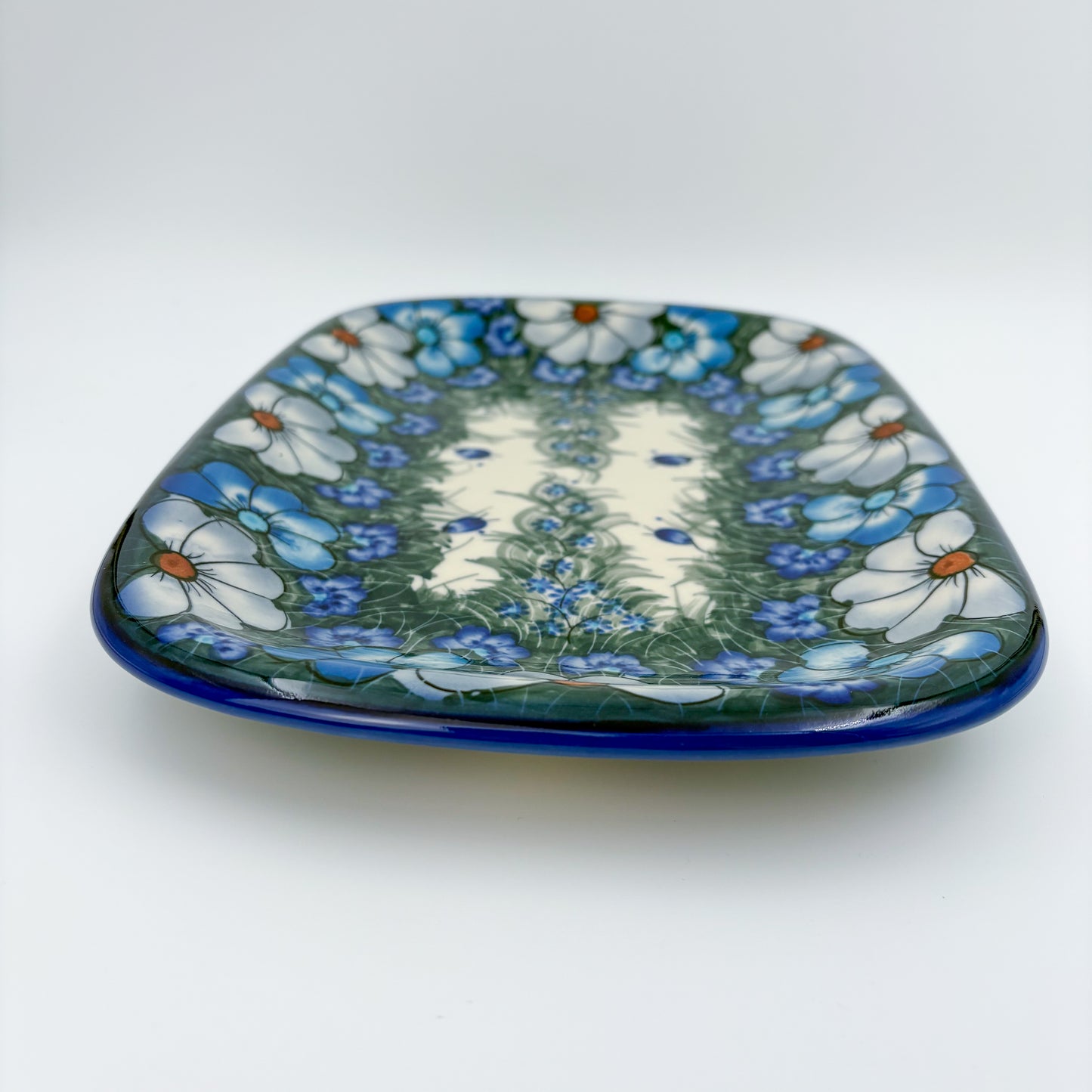 11" Medium Daria Platter.  Hand crafted Polish pottery stoneware: UNIKAT Forget Me Knot Pansy