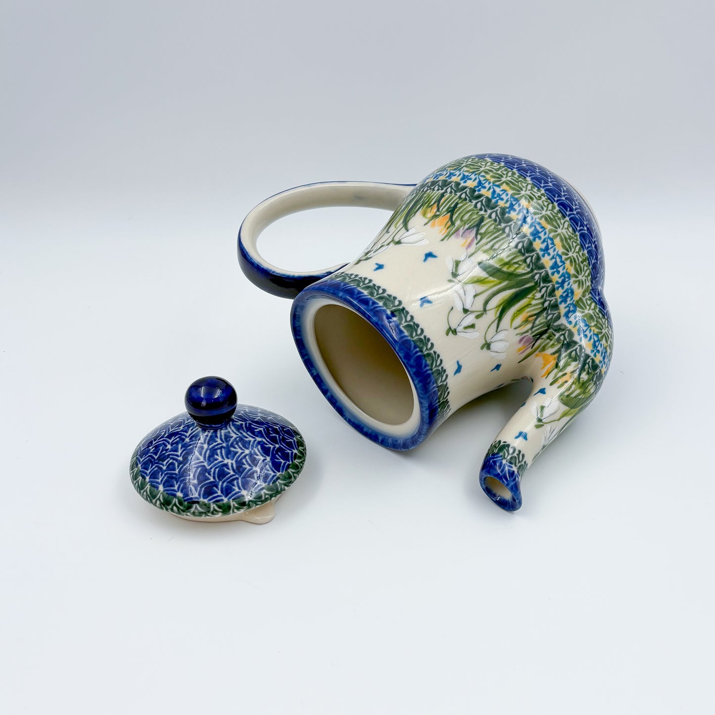 23 oz Teapot Florencja Handcrafted Potery in Poland.  Snowdrop Garden