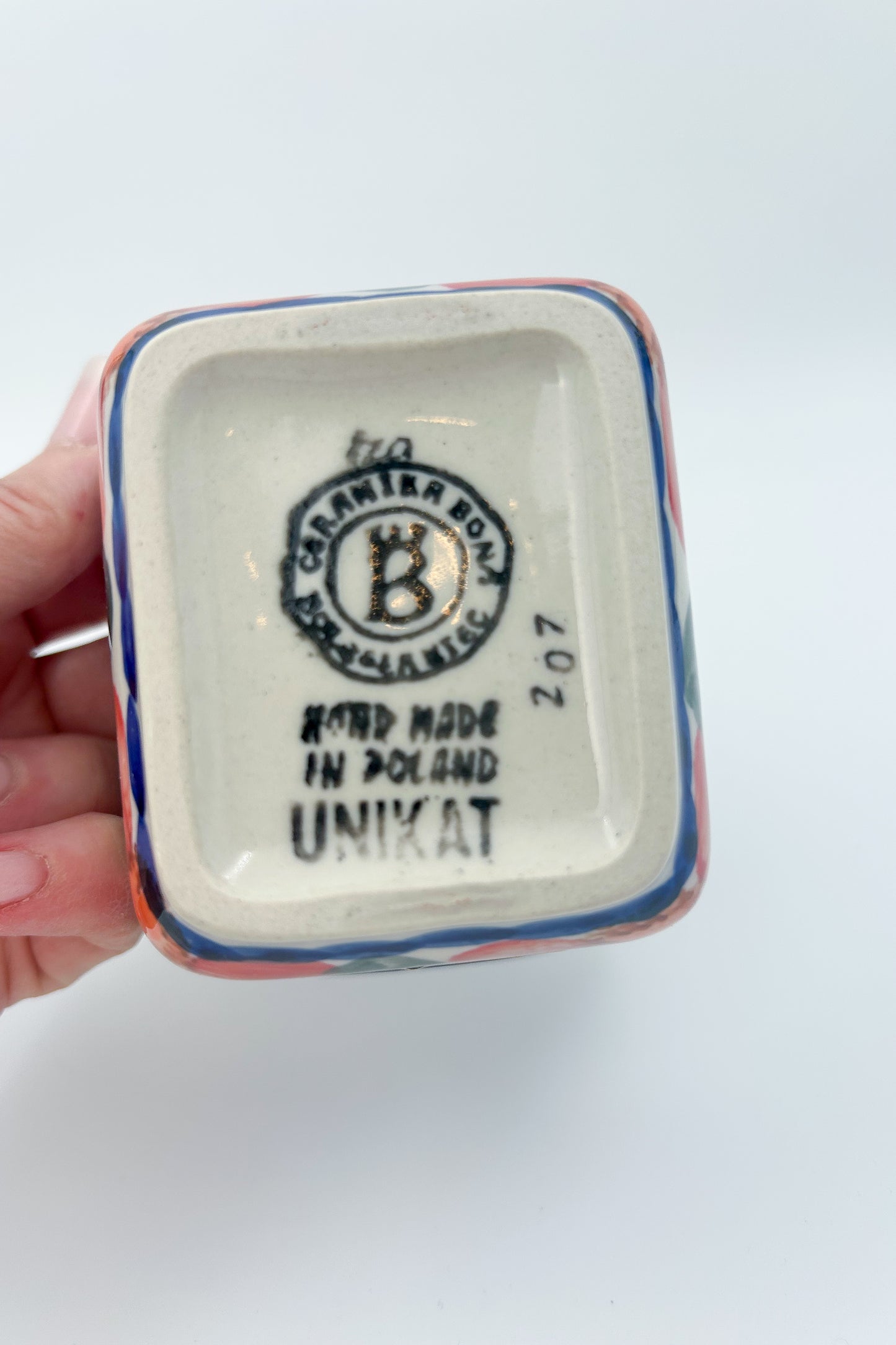 Polish pottery hand made  3” rectangular sugar packet holder in Happiness Pattern.
Ceramika Bona Company