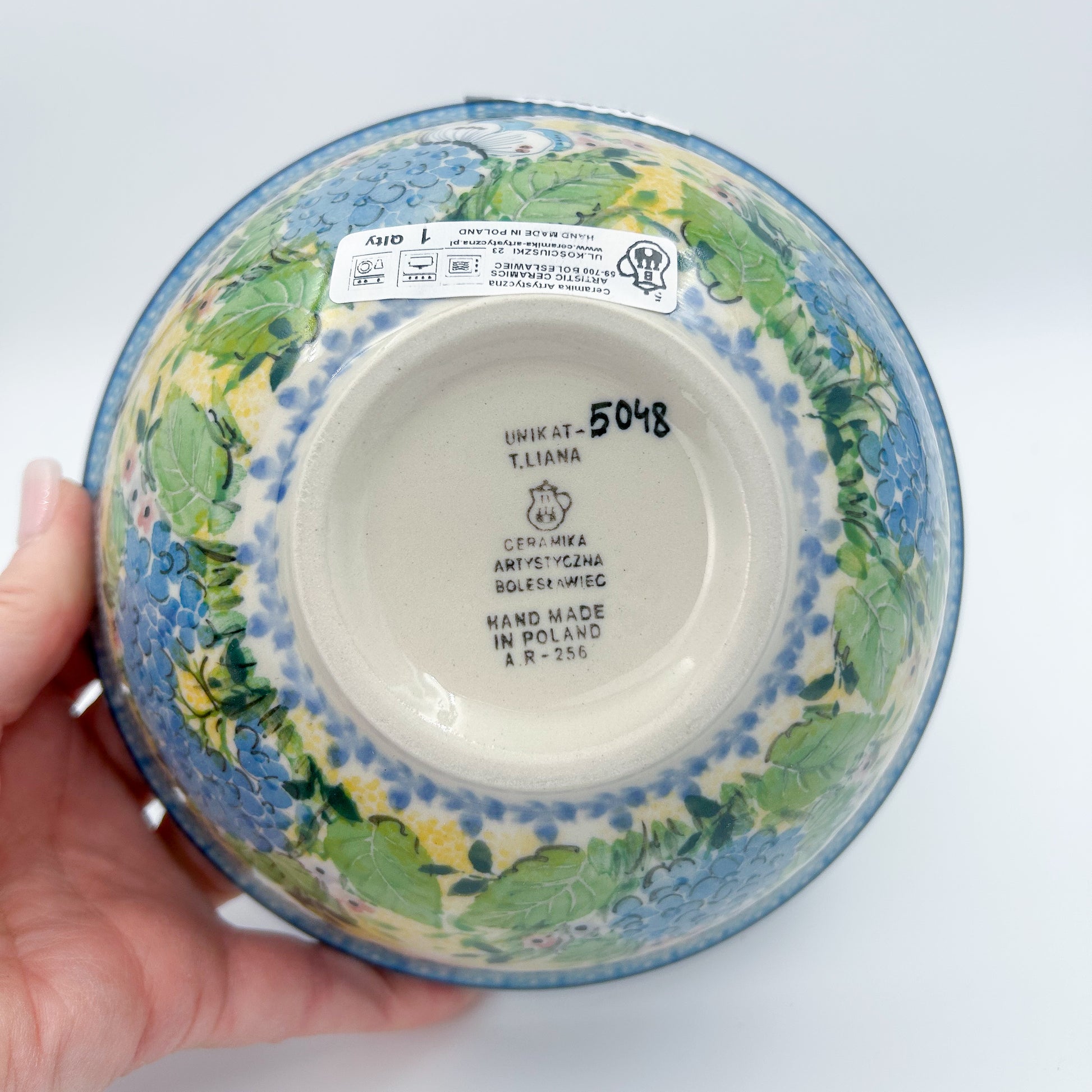 Polish pottery 6.” Bowl in the UNIKAT Blue Hydrangea Pattern pattern. Floral design
Ceramika Artystyczna Company