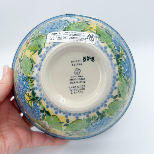 Polish pottery 6.” Bowl in the UNIKAT Blue Hydrangea Pattern pattern. Floral design
Ceramika Artystyczna Company
