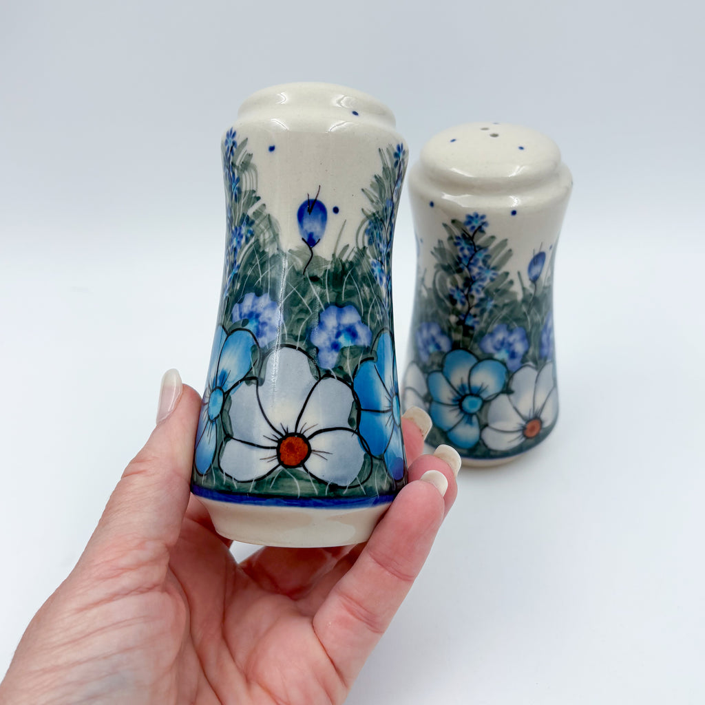 5” Salt and Pepper Shakers.  Handmade Polish pottery.  UNIKAT Forget Me Not Pansy BLUE/WHITE