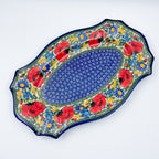 UNIKAT Garden Poppy Cezar platter, top-down view of full scalloped platter with poppy border