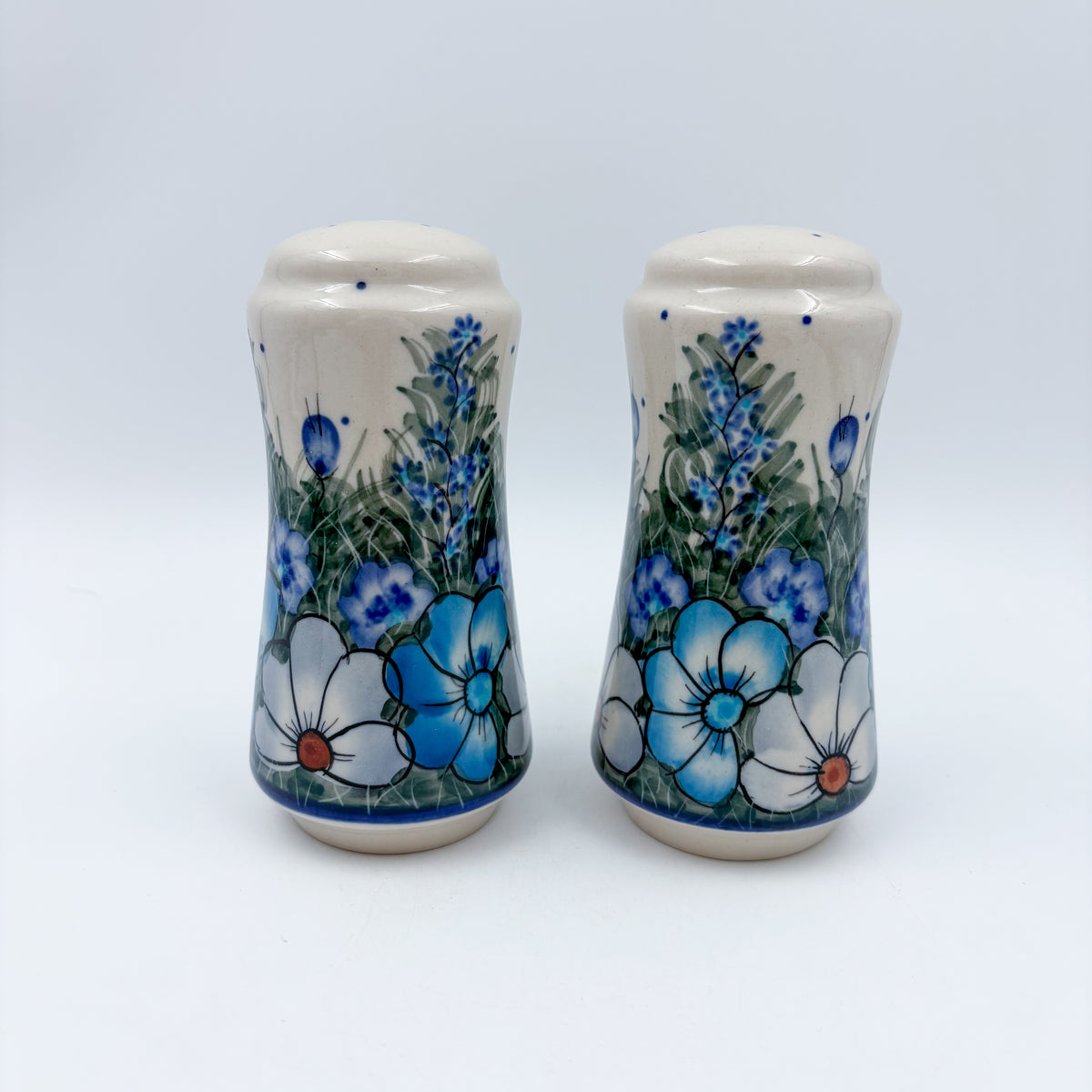 5” Salt and Pepper Shakers.  Handmade Polish pottery.  UNIKAT Forget Me Not Pansy BLUE/WHITE