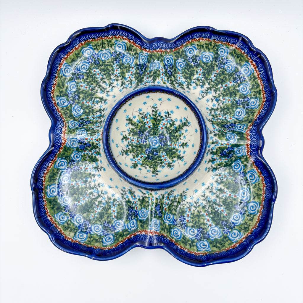 UNIKAT Whispering Ferns divided platter with center bowl, top-down view of four-lobe scalloped tray