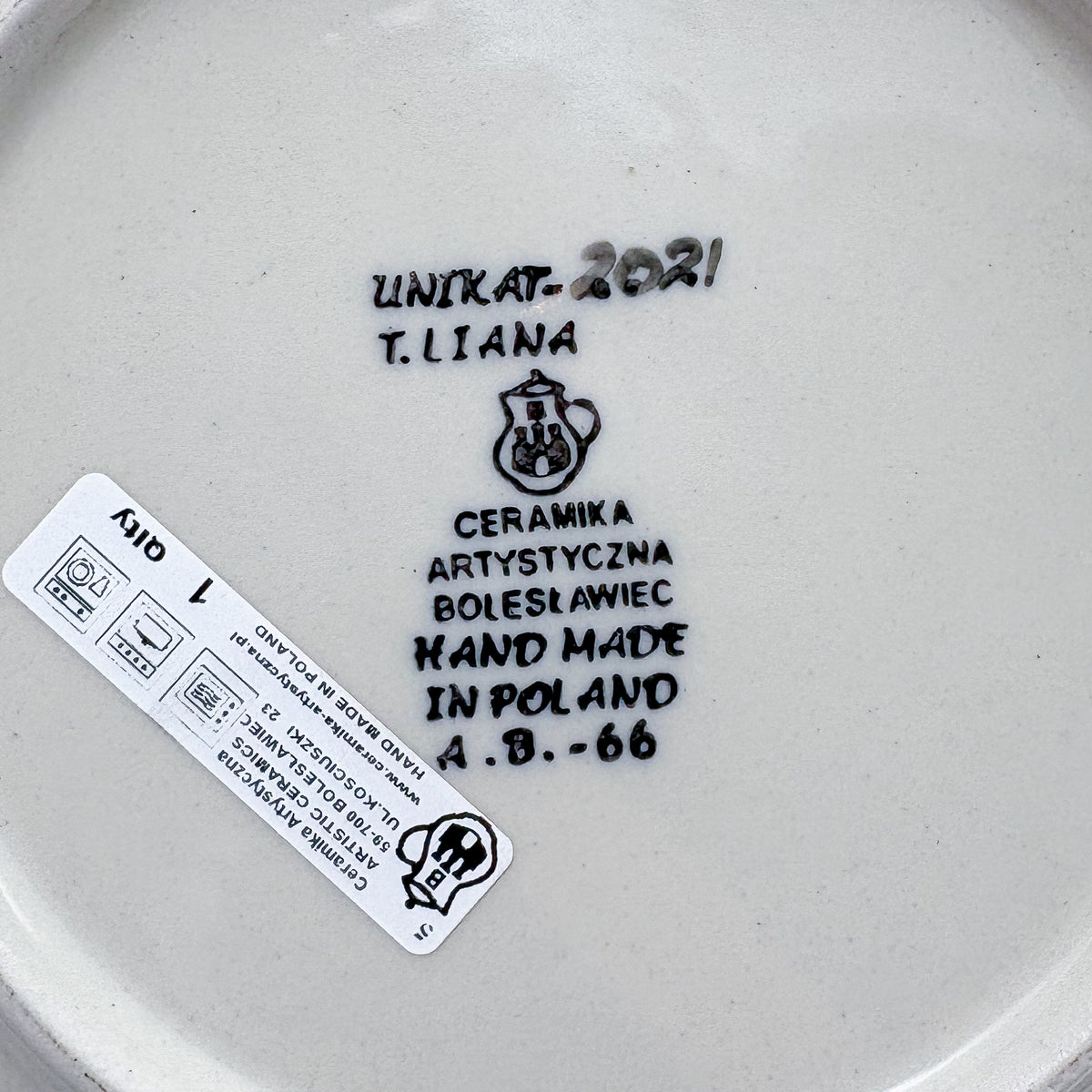UNIKAT Garden Delight plate, bottom stamp signed T. Liana Ceramika Artystyczna Boleslawiec Unikat