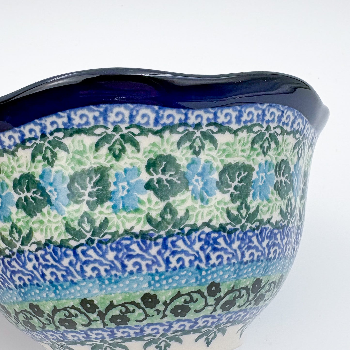 6" Scalloped Bowl.  UNIKAT Spring Floral Garland