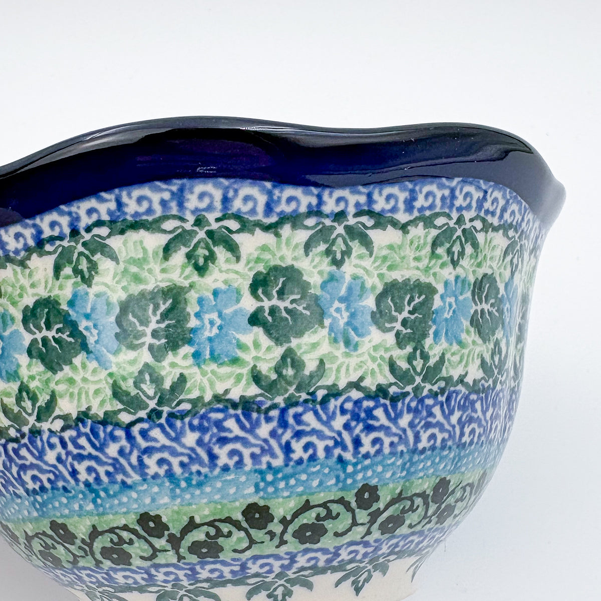 6" Scalloped Bowl.  UNIKAT Spring Floral Garland