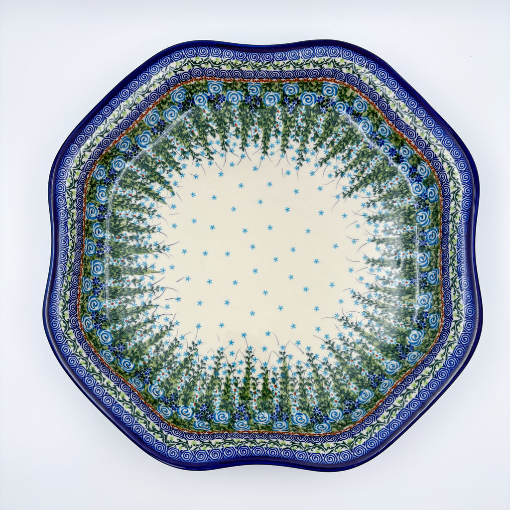 UNIKAT Whispering Ferns Clover platter, top-down view of clover-shaped platter with fern spray border and blue dotted center