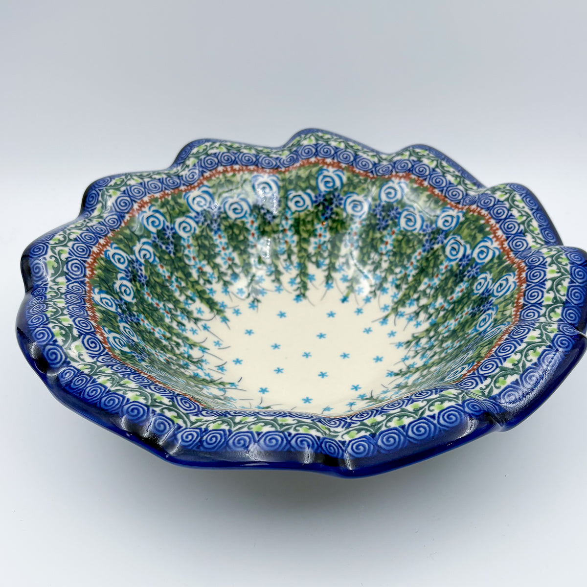 Whispering Ferns wave bowl on white background, front view