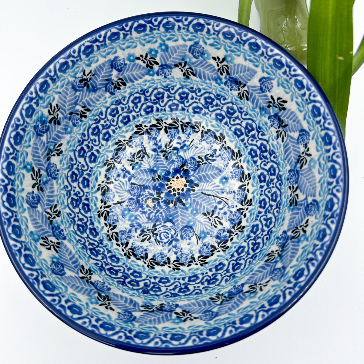 Fields of Blue stacking bowl, top-down view showing concentric floral medallion