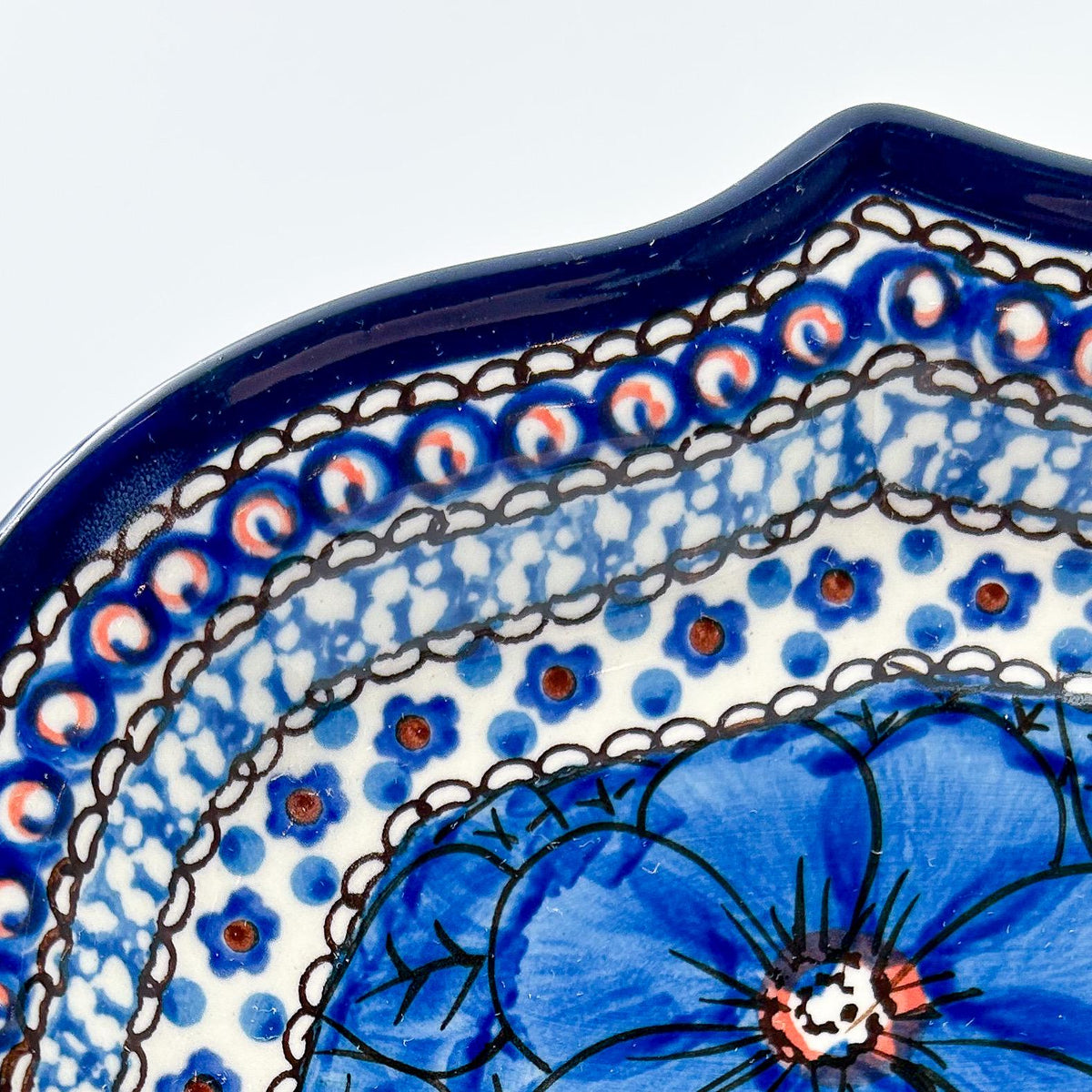 8 point blue floral platter in the Unikat Cobalt Poppies pattern