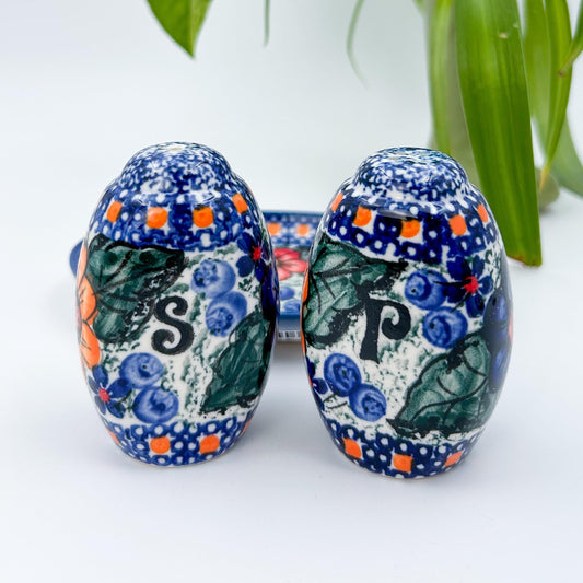 5” Salt and Pepper Shakers.  Handmade Polish pottery.  UNIKAT Bold Pansy