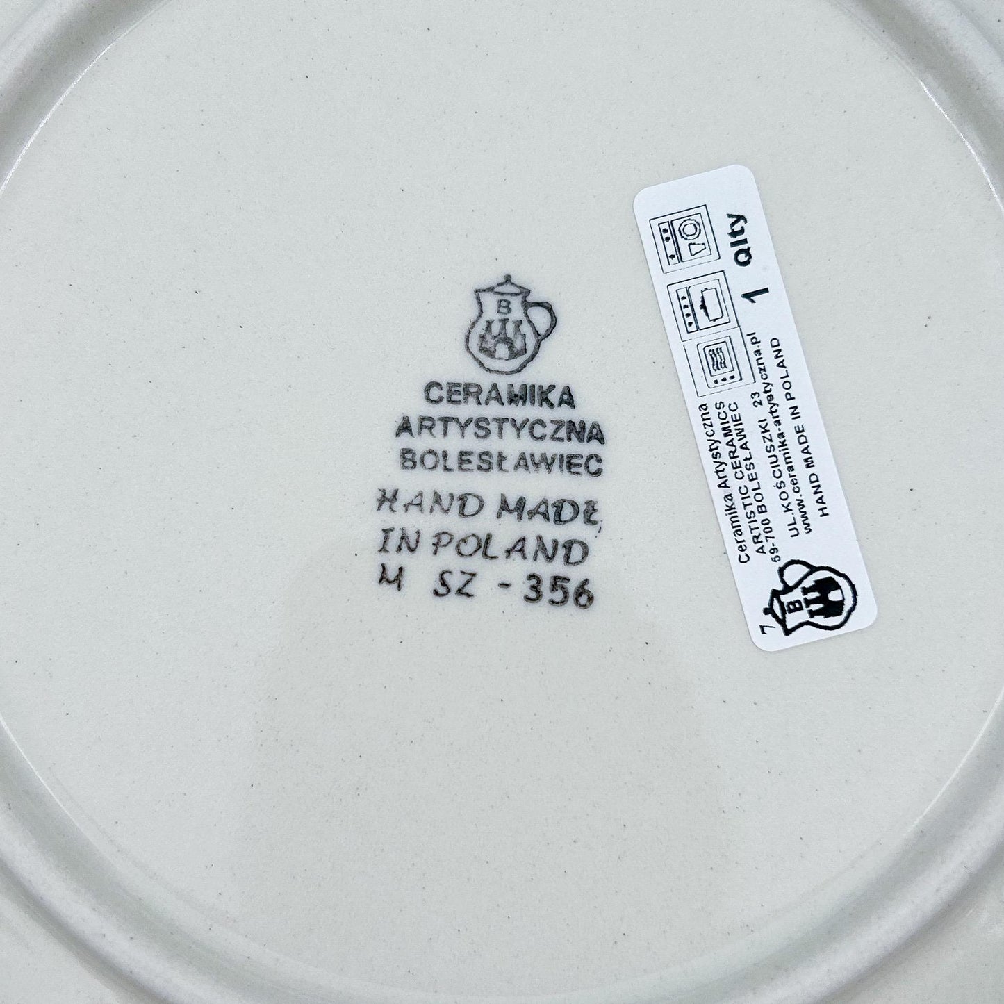  7.91” plate in the Unikat Blue Dogwood pattern