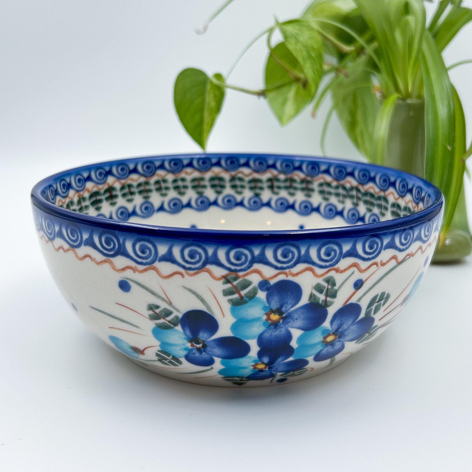  7” Farm Bowl in the UNIKAT Blue Pansy 