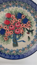 7.91” plate in the Unikat Hummingbird Bouquet pattern